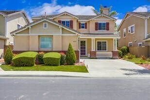 4309 Vista Verde Way in Oceanside, CA - Building Photo