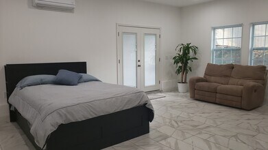 4265 Parnell Rd, Unit Apartment #1 in Marietta, GA - Foto de edificio - Building Photo