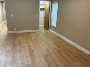 93524 Easy Ln in Coos Bay, OR - Foto de edificio - Building Photo