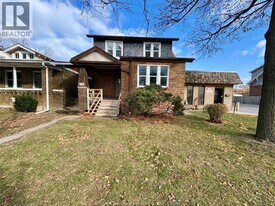 1704 Mercer St in Windsor, ON - Building Photo