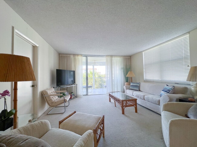 property at 900 Dogwood Dr