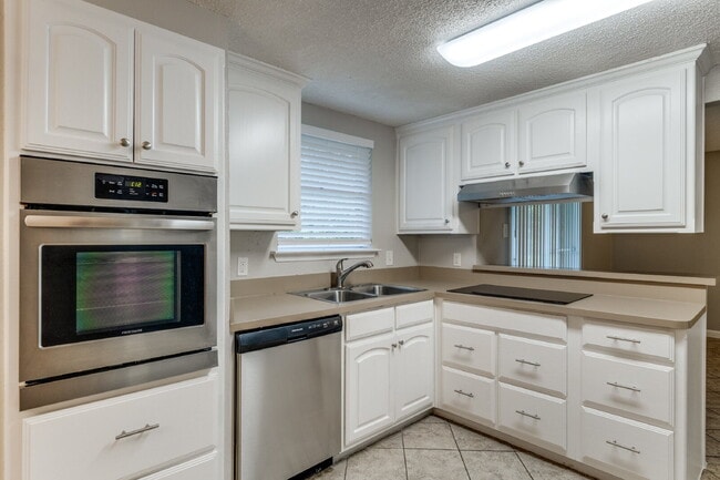 2414 February Ln in Grand Prairie, TX - Building Photo - Building Photo