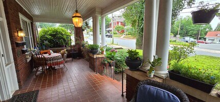 643 Holly Ave NW in Winston-Salem, NC - Foto de edificio - Building Photo
