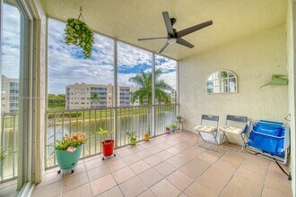 10700 NW 66th St in Doral, FL - Building Photo - Building Photo
