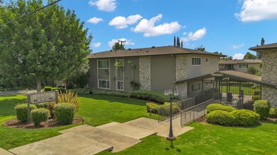 Royal Park Apartments in Monrovia, CA - Building Photo - Building Photo