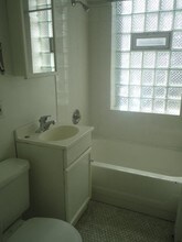 22375 N Bissell St-Unit -2E in Chicago, IL - Building Photo - Building Photo