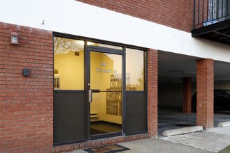 599 Pleasant St in Malden, MA - Building Photo - Building Photo