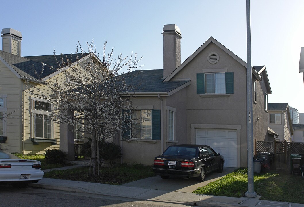 910 Myrtle St in Oakland, CA - Foto de edificio