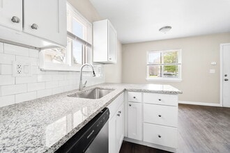 422 Farmington Rd in Westland, MI - Building Photo - Building Photo