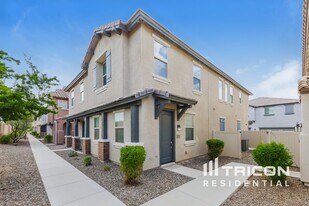 12552 W Hummingbird Terrace in Peoria, AZ - Building Photo