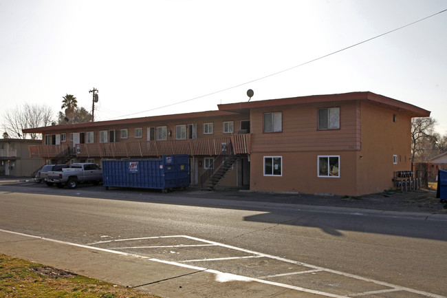 Las Palmas Apartments in Sacramento, CA - Building Photo - Building Photo