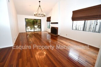 4275 Silverado Dr in Thousand Oaks, CA - Foto de edificio - Building Photo