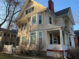 424 E North St, Unit 1 in Appleton, WI - Building Photo