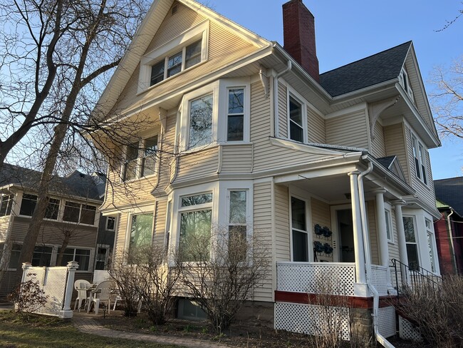 424 E North St, Unit 1