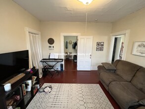21 Thorndike St in Somerville, MA - Foto de edificio - Building Photo