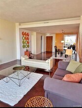 4501 Lindell Blvd, Unit 12E in St. Louis, MO - Building Photo - Building Photo