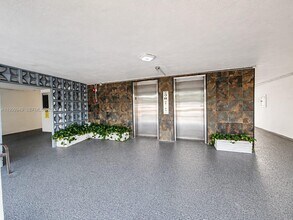 950 Hillcrest Dr in Hollywood, FL - Building Photo - Building Photo