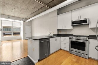 1300 N St NW in Washington, DC - Building Photo - Building Photo