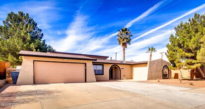 5572 Fernwood Cir in El Paso, TX - Building Photo - Building Photo