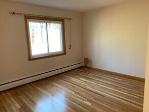 96 Lionel Ave, Unit F in Waltham, MA - Building Photo - Building Photo