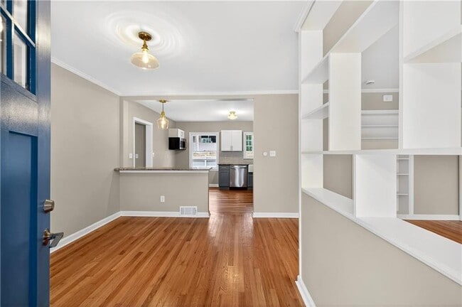 2907 Cloverhurst Dr in East Point, GA - Foto de edificio - Building Photo