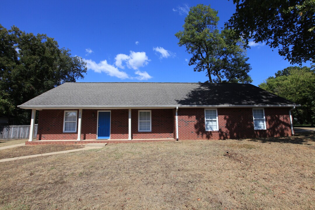 225 E Chestnut St in Murfreesboro, TN - Building Photo