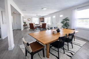 2563 S Peninsula Dr in Daytona Beach, FL - Building Photo