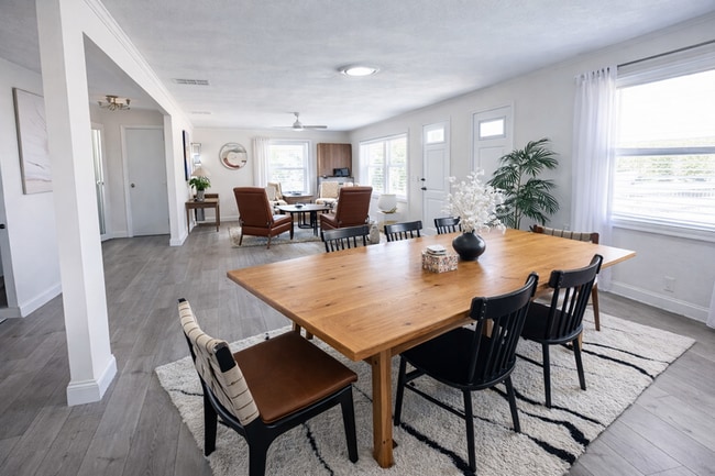 property at 2563 S Peninsula Dr