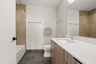 4600 N Broadway in Chicago, IL - Foto de edificio - Building Photo