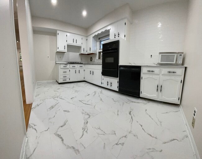 8412 Liberty Ave, Unit 2 in North Bergen, NJ - Building Photo - Building Photo