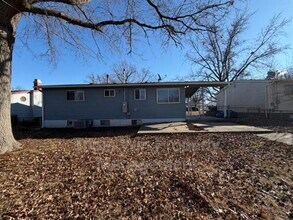 1665 Queens Dr in Florissant, MO - Building Photo - Building Photo