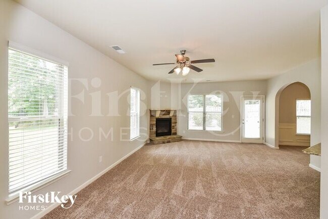 896 Mcduffie Cir in Douglasville, GA - Building Photo - Building Photo