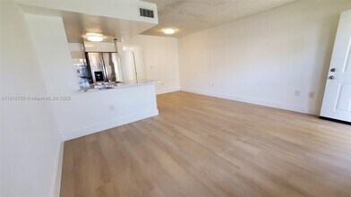 8660 NW 5th Terrace in Miami, FL - Building Photo - Building Photo