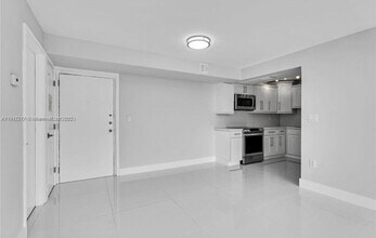 1740 NW N River Dr in Miami, FL - Building Photo - Building Photo