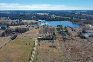 477 FM 1553 in Bonham, TX - Building Photo
