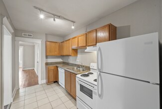 The Belmar - 916-918 E 39th in Kansas City, MO - Foto de edificio - Interior Photo