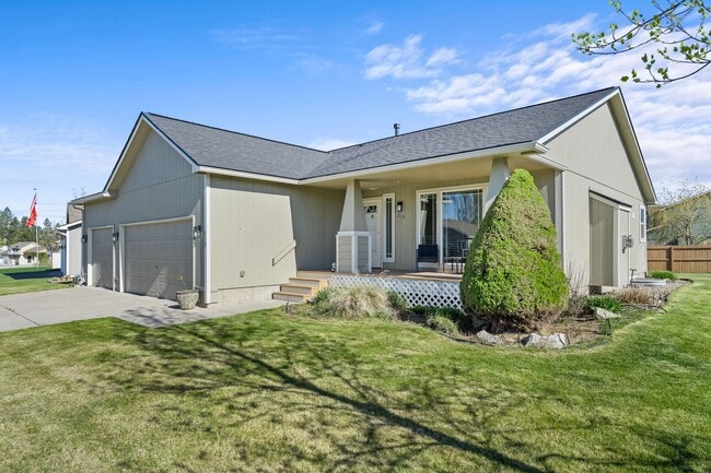 213 E Handy Rd in Colbert, WA - Building Photo - Building Photo