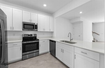 2876 Citrus St in Naples, FL - Building Photo - Building Photo