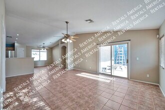 10186 E Desert Paradise Pl in Tucson, AZ - Building Photo - Building Photo