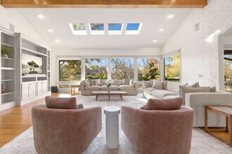 515 NW D St in Bentonville, AR - Building Photo - Building Photo