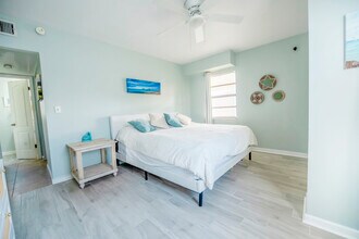 142 Atlantic Ave in Indialantic, FL - Foto de edificio - Building Photo