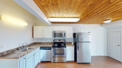 201 S Hoskins Rd in Charlotte, NC - Building Photo - Building Photo