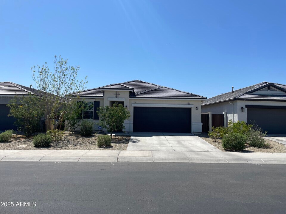 24153 W Verlea Dr in Buckeye, AZ - Building Photo