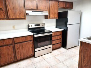 558 S Allred Dr in Tempe, AZ - Building Photo - Building Photo