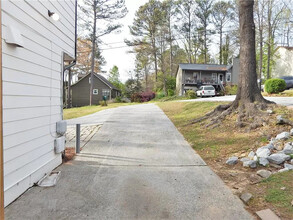 5776 Woodvalley Trce in Norcross, GA - Foto de edificio - Building Photo