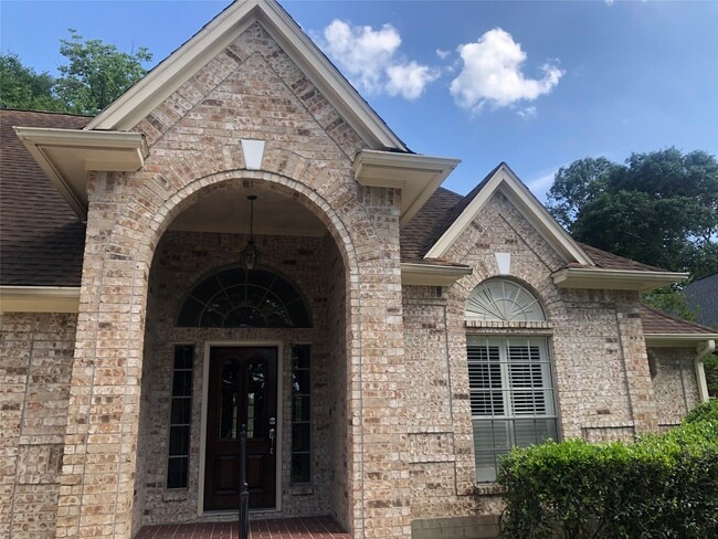 135 Lakeside Dr in Montgomery, TX - Building Photo - Building Photo