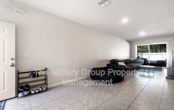 425 Running Wds St in Orange Park, FL - Building Photo - Building Photo