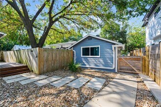 1700 Cullen Ave in Austin, TX - Building Photo - Building Photo