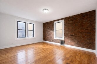 24 Thayer St in New York, NY - Building Photo - Building Photo