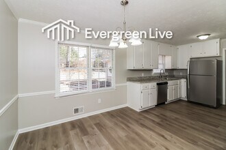 5040 Waterford Dr SW in Mableton, GA - Building Photo - Building Photo